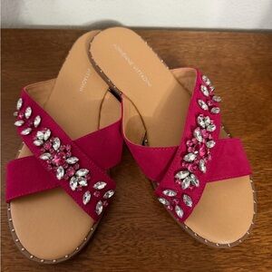 Adrienne Vittadini fuchsia pink rhinestone slip on flat sandals size 8